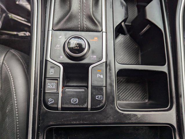Photo of 2024 Glacial White Pearl Kia Sorento