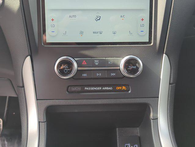 Photo of 2024 Agate Black Metallic Ford Edge