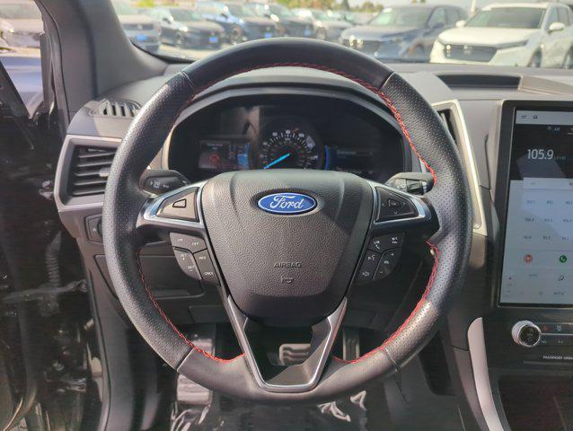 Photo of 2024 Agate Black Metallic Ford Edge