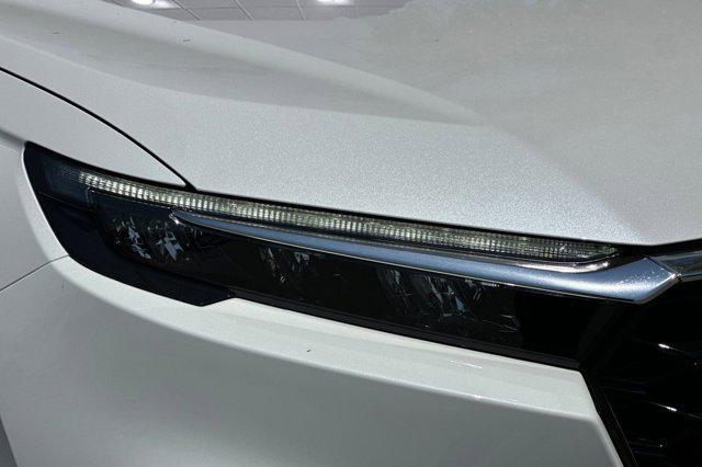 Photo of 2026 Platinum White Pearl Honda CR-V