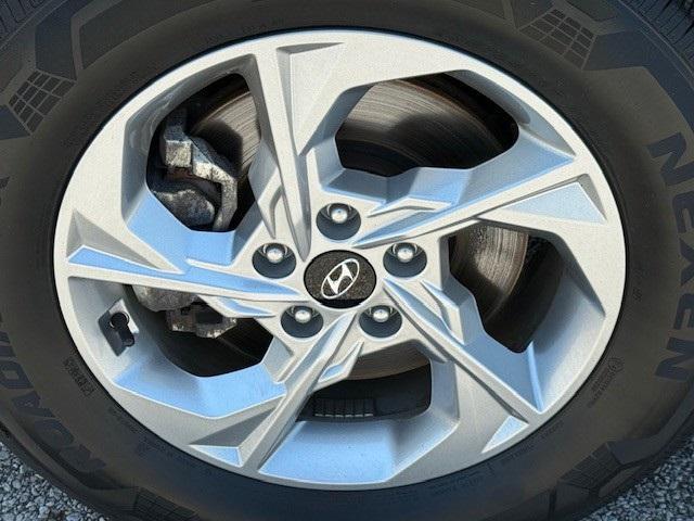 Photo of 2022 Shimmering Silver Hyundai TUCSON