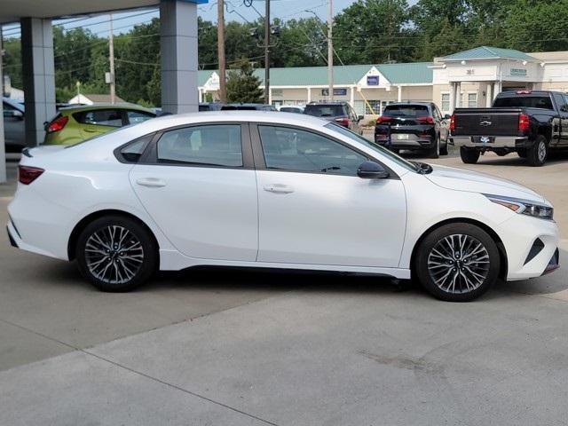 Photo of 2024 Snow White Pearl Kia Forte