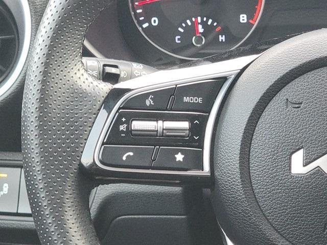Photo of 2024 Snow White Pearl Kia Forte