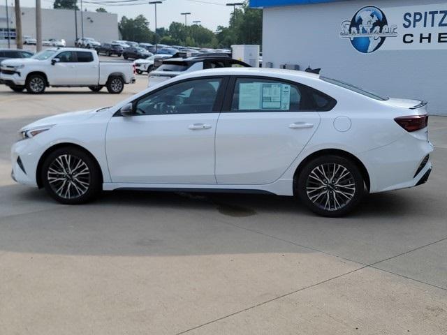 Photo of 2024 Snow White Pearl Kia Forte