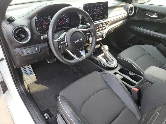 Photo of 2024 Snow White Pearl Kia Forte