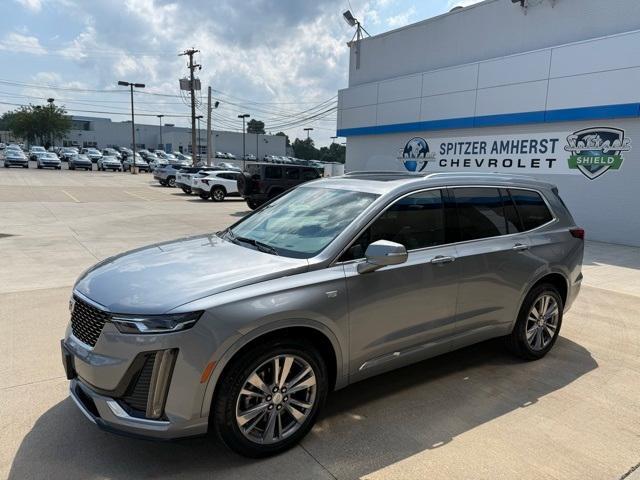 Photo of 2025 Silver Metallic Cadillac XT6