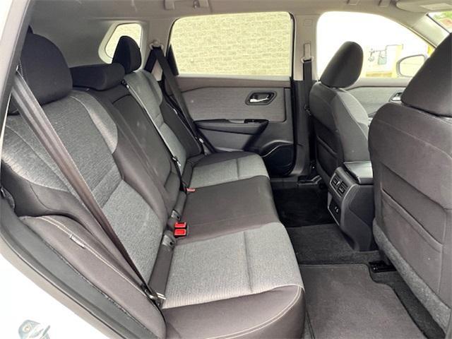 Photo of 2022 White Nissan Rogue