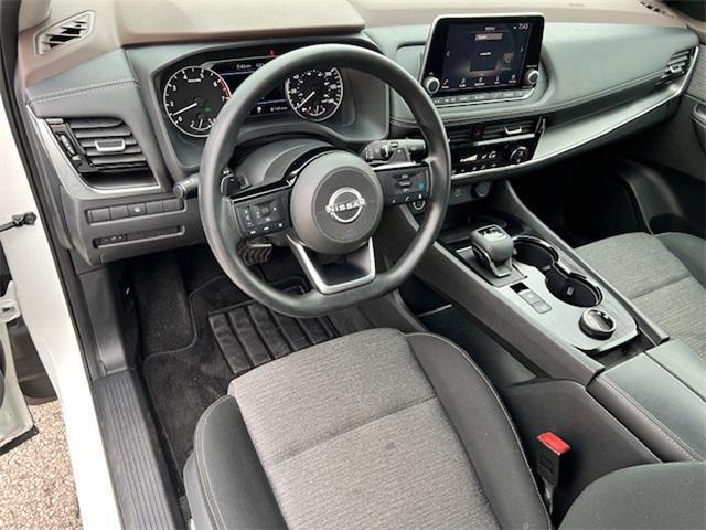 Photo of 2022 White Nissan Rogue