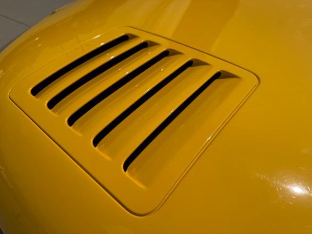Photo of 2001 Yellow Dodge Viper