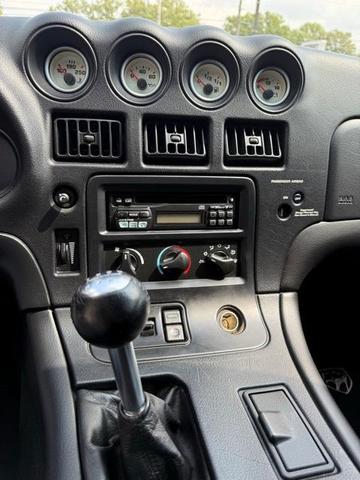 Photo of 2001 Yellow Dodge Viper