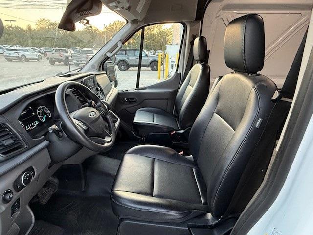 Photo of 2023 Oxford White Ford Transit-250