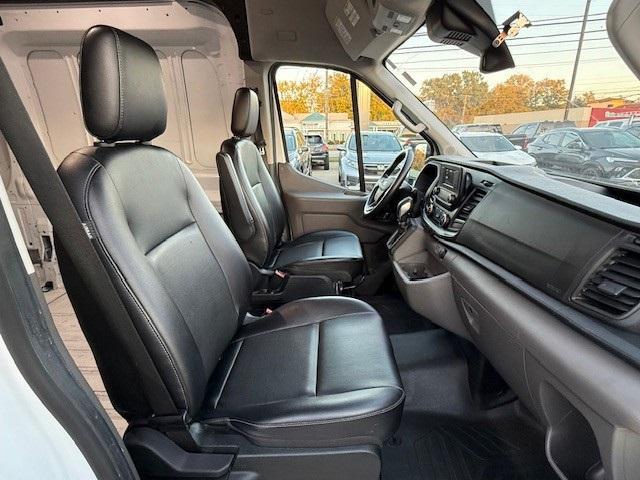 Photo of 2023 Oxford White Ford Transit-250