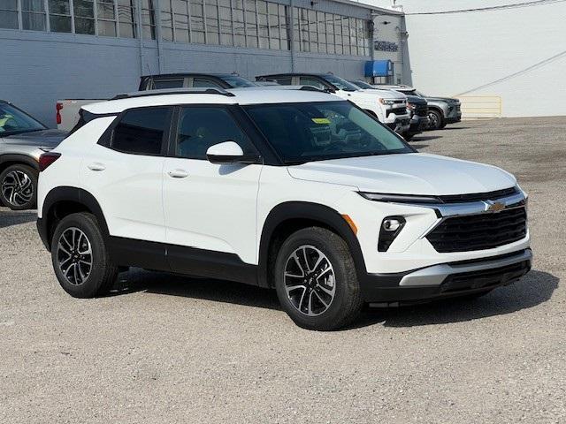 Photo of 2026 Summit White Chevrolet Trailblazer