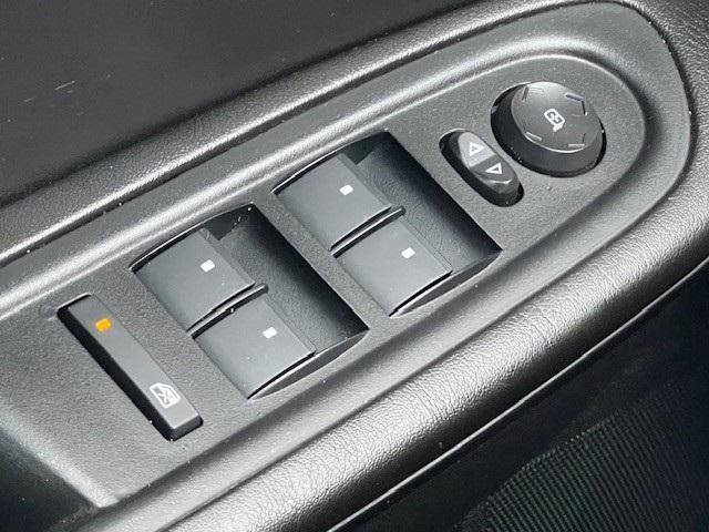 Photo of 2017 Summit White Chevrolet Traverse