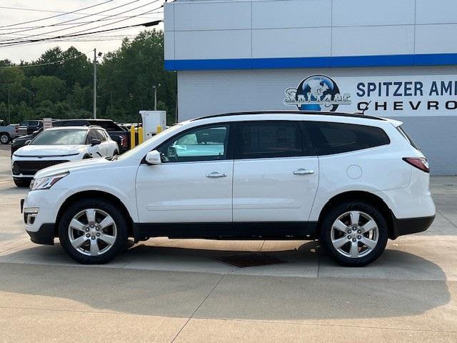 Photo of 2017 Summit White Chevrolet Traverse