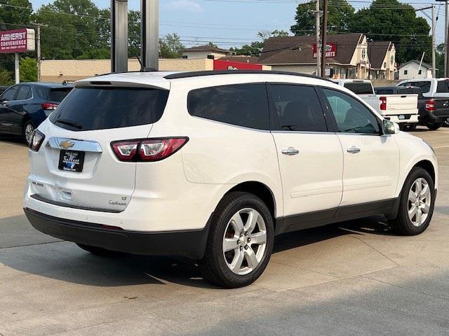 Photo of 2017 Summit White Chevrolet Traverse