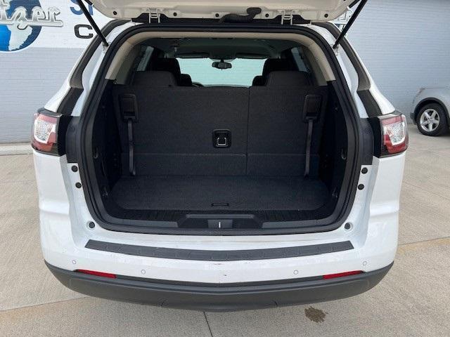 Photo of 2017 Summit White Chevrolet Traverse