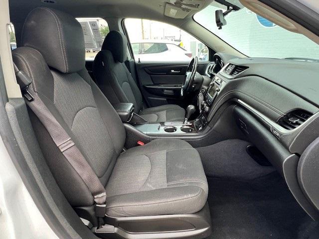 Photo of 2017 Summit White Chevrolet Traverse