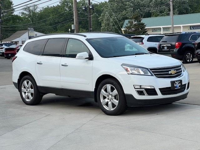Photo of 2017 Summit White Chevrolet Traverse