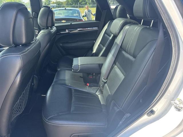 Photo of 2015 White Kia Sorento
