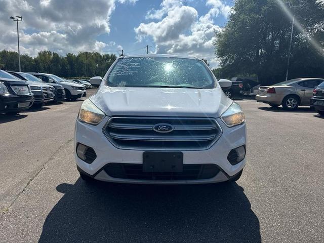 Photo of 2017 White Ford Escape
