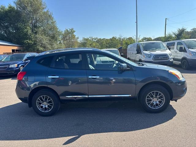 Photo of 2012 Blue Nissan Rogue