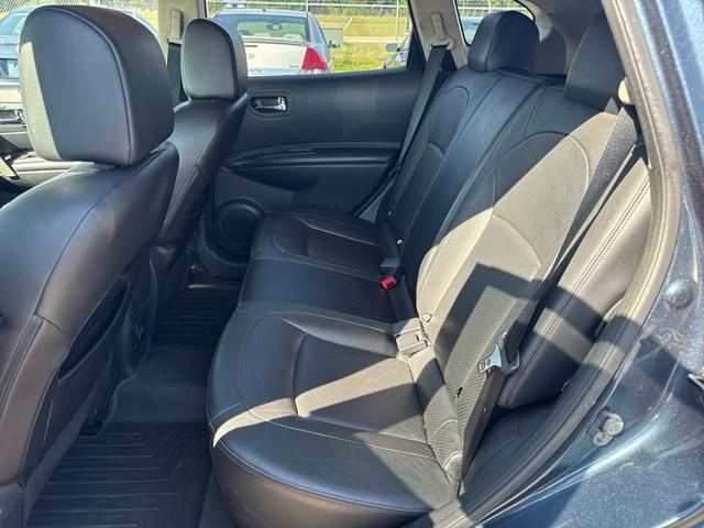 Photo of 2012 Blue Nissan Rogue