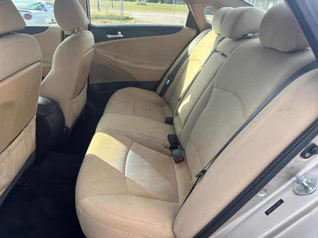 Photo of 2011 Gold Hyundai SONATA