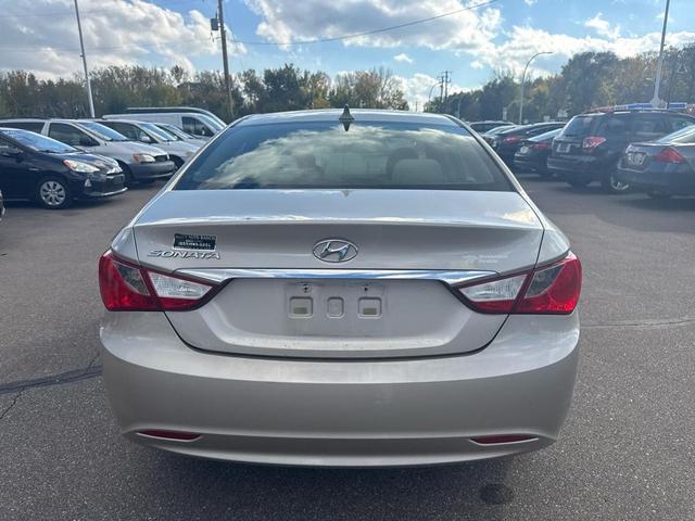 Photo of 2011 Gold Hyundai SONATA