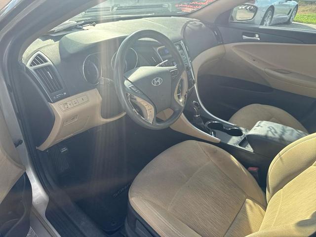 Photo of 2011 Gold Hyundai SONATA