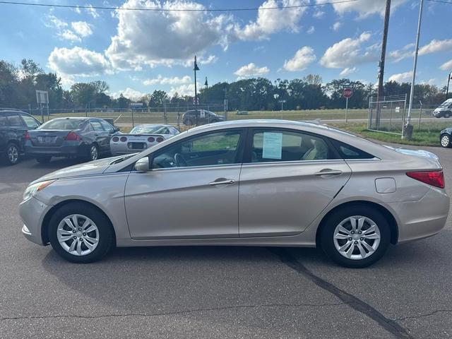 Photo of 2011 Gold Hyundai SONATA