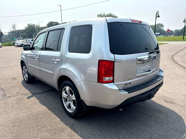 Photo of 2012 Silver Honda Pilot