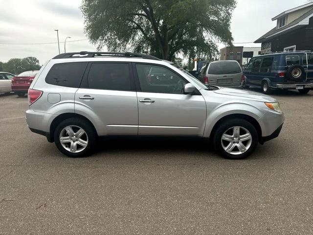 Photo of 2010 Silver Subaru Forester