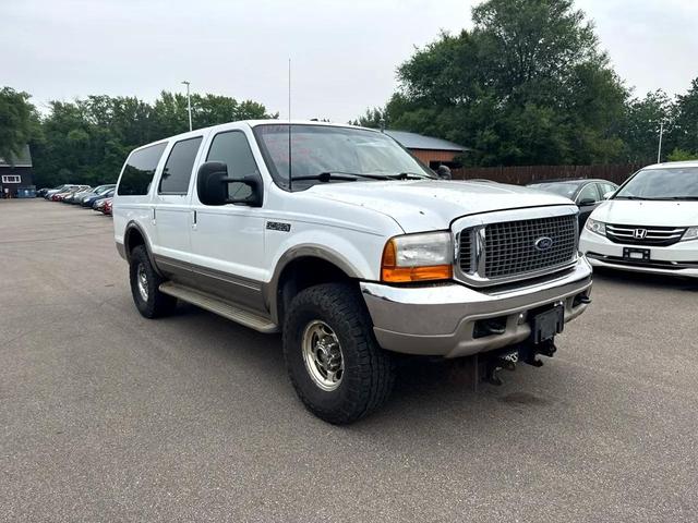 Photo of 2001 White Ford Excursion