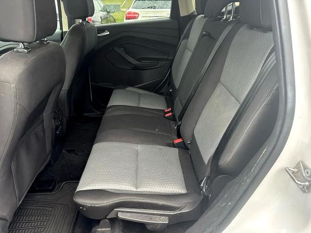 Photo of 2017 White Ford Escape