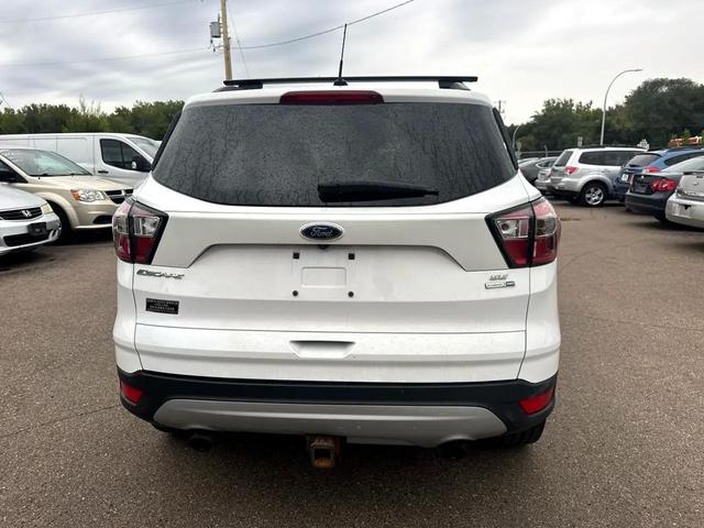 Photo of 2017 White Ford Escape