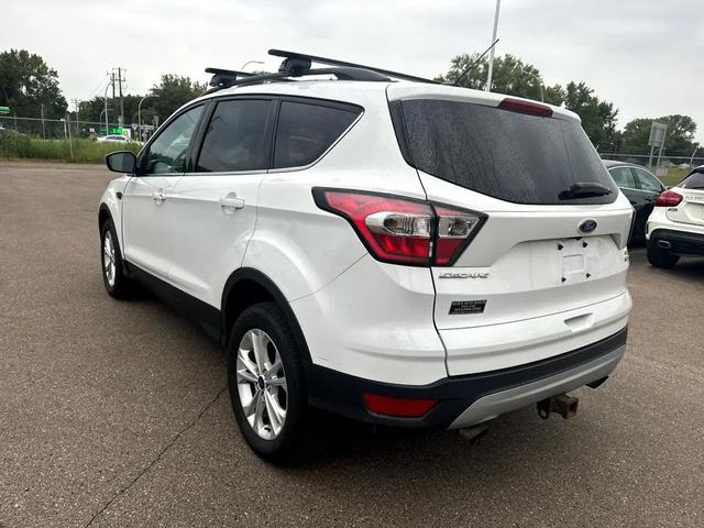 Photo of 2017 White Ford Escape