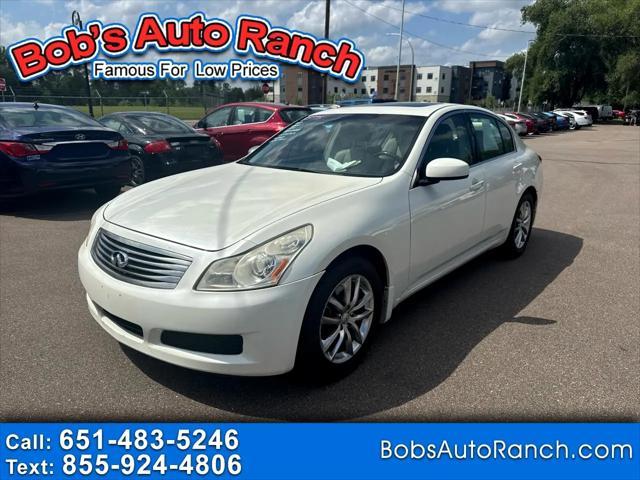 Photo of 2007 White INFINITI G35x