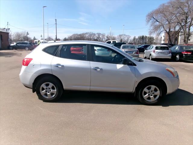 Photo of 2010 Silver Nissan Rogue