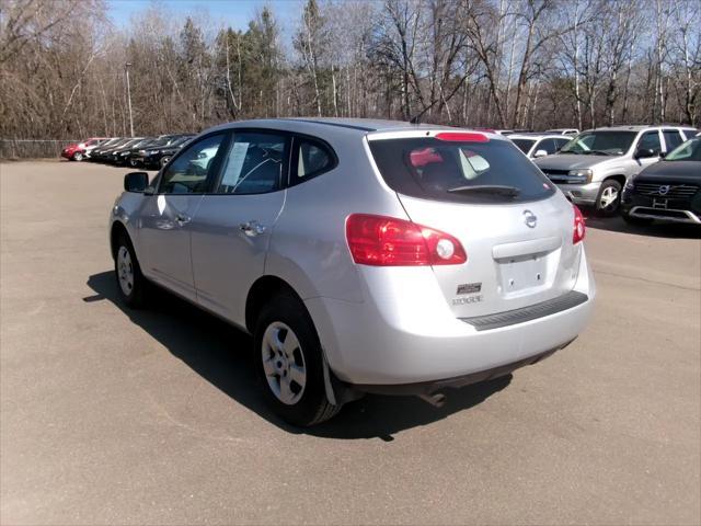 Photo of 2010 Silver Nissan Rogue