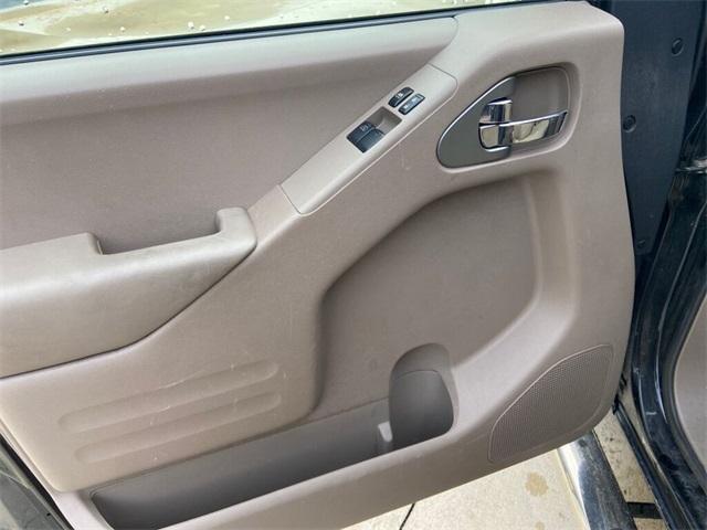 Photo of 2017 Magnetic Black Nissan Frontier