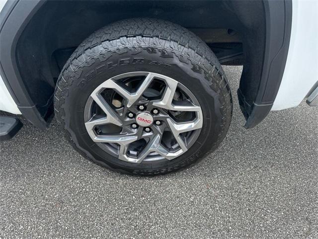 Photo of 2023 Summit White GMC Sierra 1500