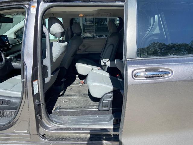 Photo of 2023 Gray Toyota Sienna