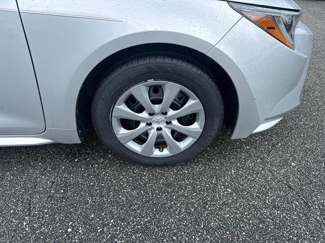 Photo of 2021 Classic Silver Metallic Toyota Corolla