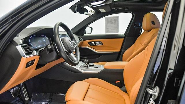 Photo of 2022 Black Sapphire Metallic BMW 330
