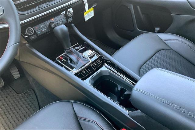 Photo of 2025 Silver Zynith Metallic Clearcoat Jeep Compass