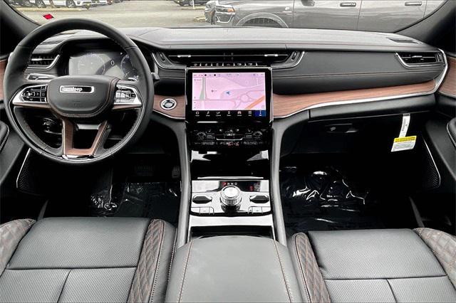 Photo of 2025 Bright White Clearcoat Jeep Grand Cherokee L