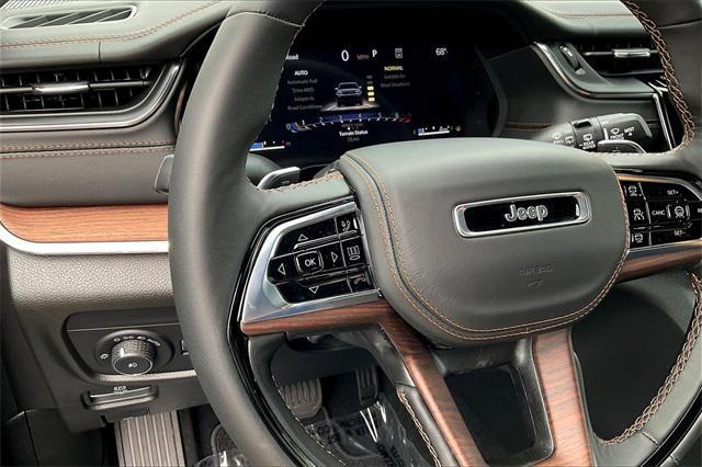 Photo of 2025 Bright White Clearcoat Jeep Grand Cherokee L