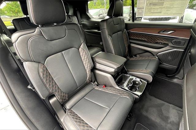 Photo of 2025 Bright White Clearcoat Jeep Grand Cherokee L