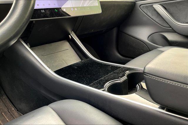 Photo of 2018 Deep Blue Metallic Tesla Model 3